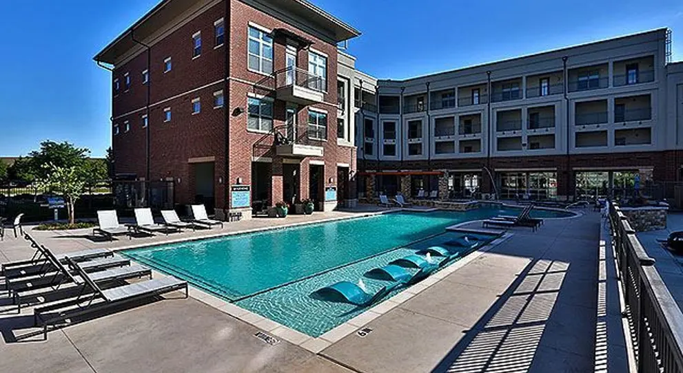 Midtown Cedar Hill pool
